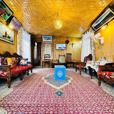 Bed and Breakfast Houseboat New Retreat Group Срінагар Екстер'єр фото