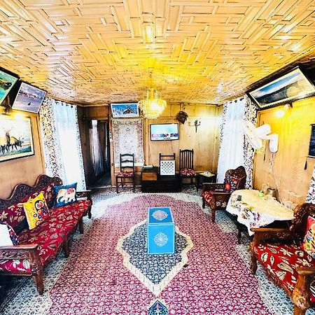 Bed and Breakfast Houseboat New Retreat Group Срінагар Екстер'єр фото