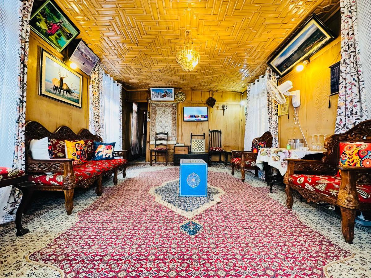 Bed and Breakfast Houseboat New Retreat Group Срінагар Екстер'єр фото