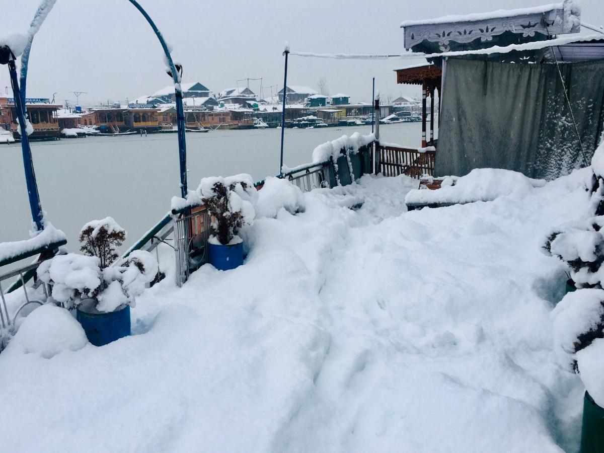 Bed and Breakfast Houseboat New Retreat Group Срінагар Екстер'єр фото
